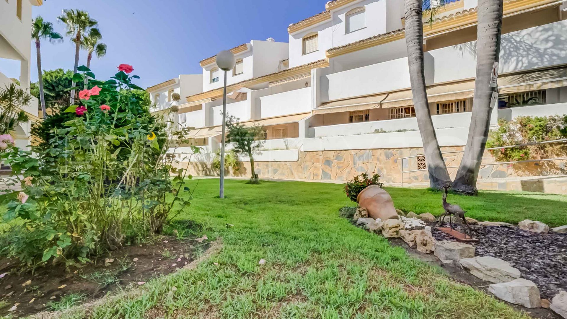 Duplex planta baja a la venta en Sitio de Calahonda