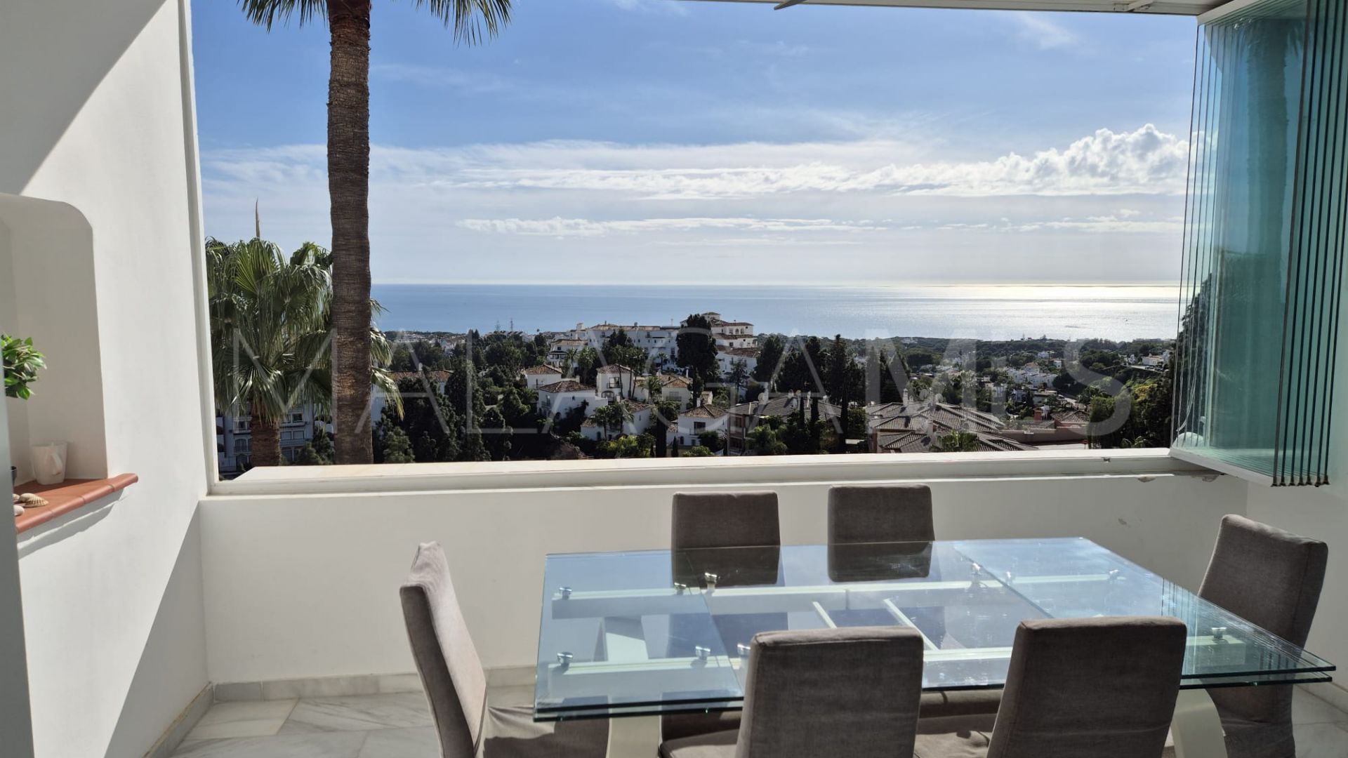 Buy duplex penthouse in Sitio de Calahonda