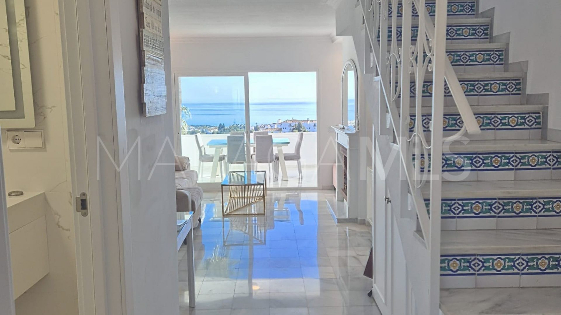 Buy duplex penthouse in Sitio de Calahonda
