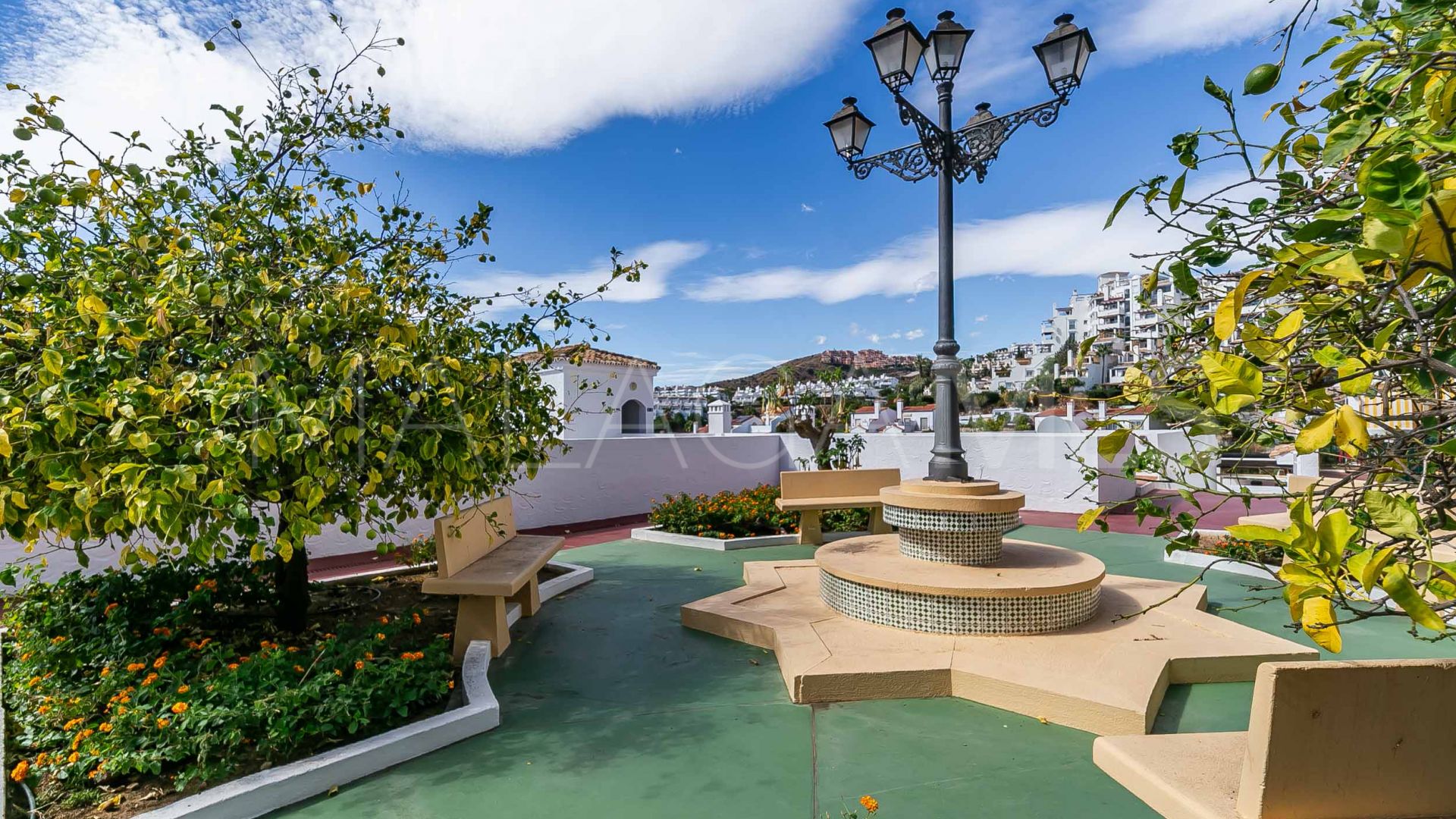 For sale apartment in Sitio de Calahonda