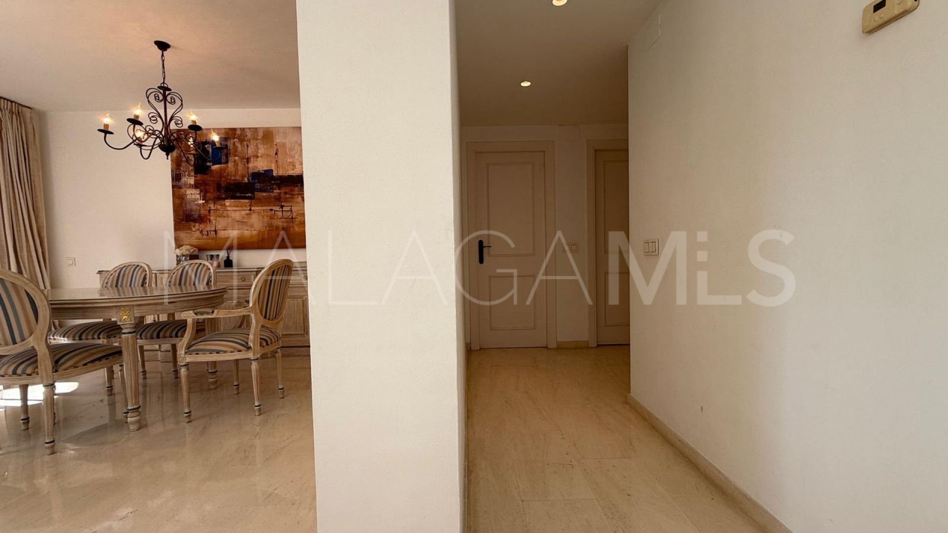 Ground floor apartment for sale in Estepona with 3 bedrooms
