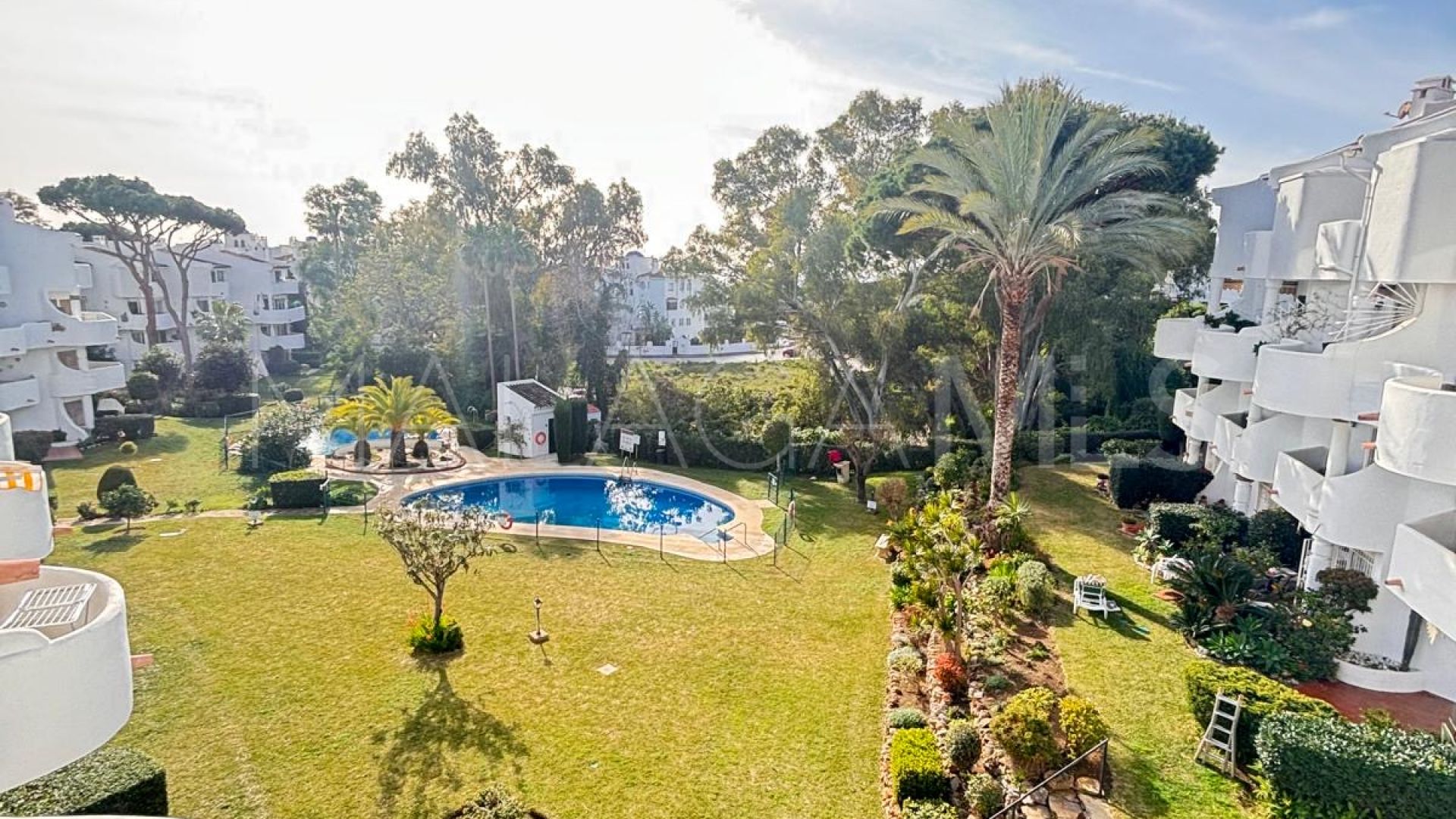 Duplex for sale in Calahonda