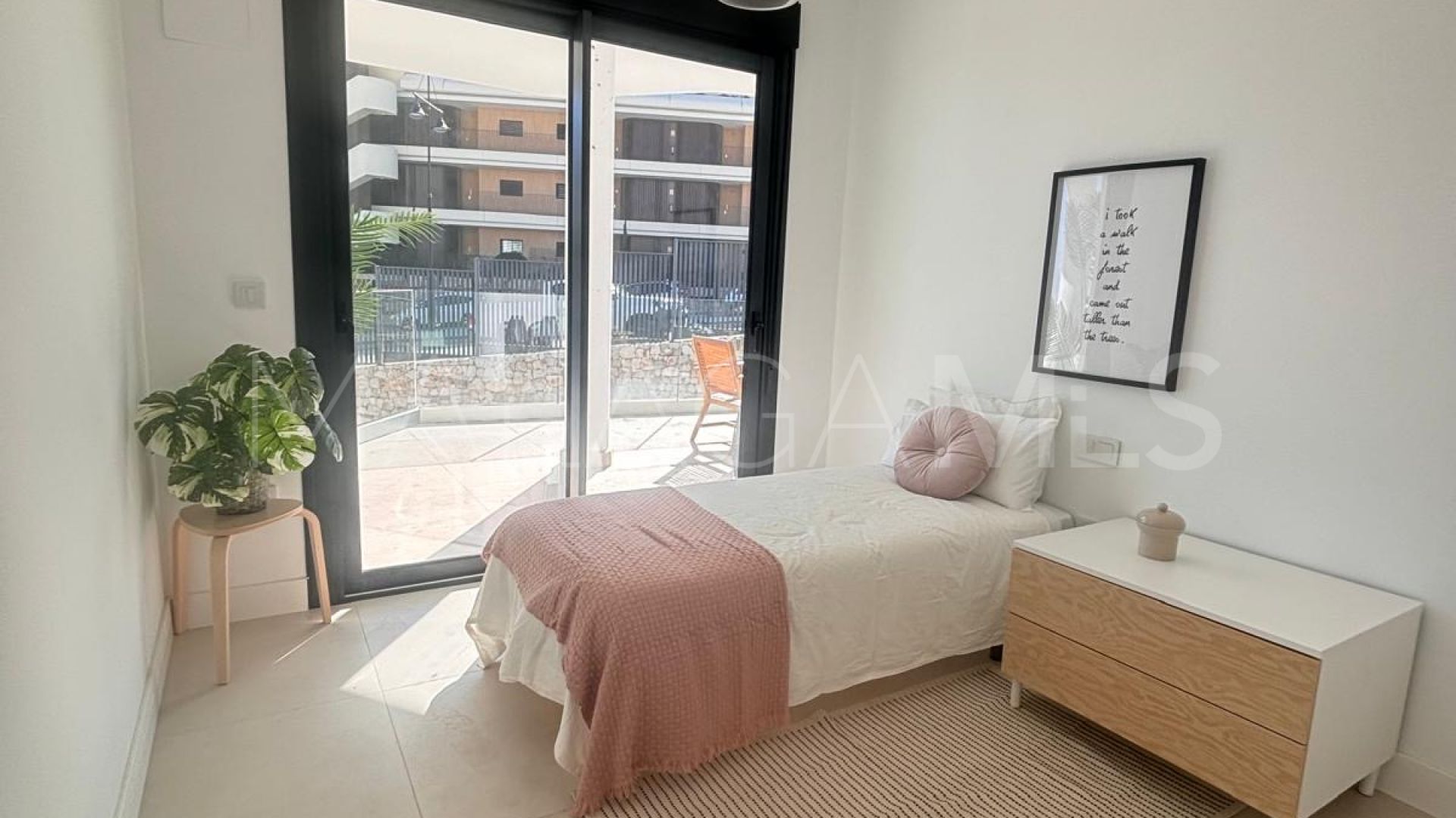 Apartment in El Higueron for sale