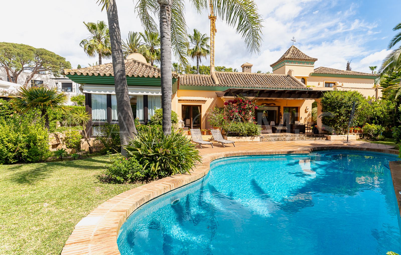 For sale Marbesa house with 6 bedrooms