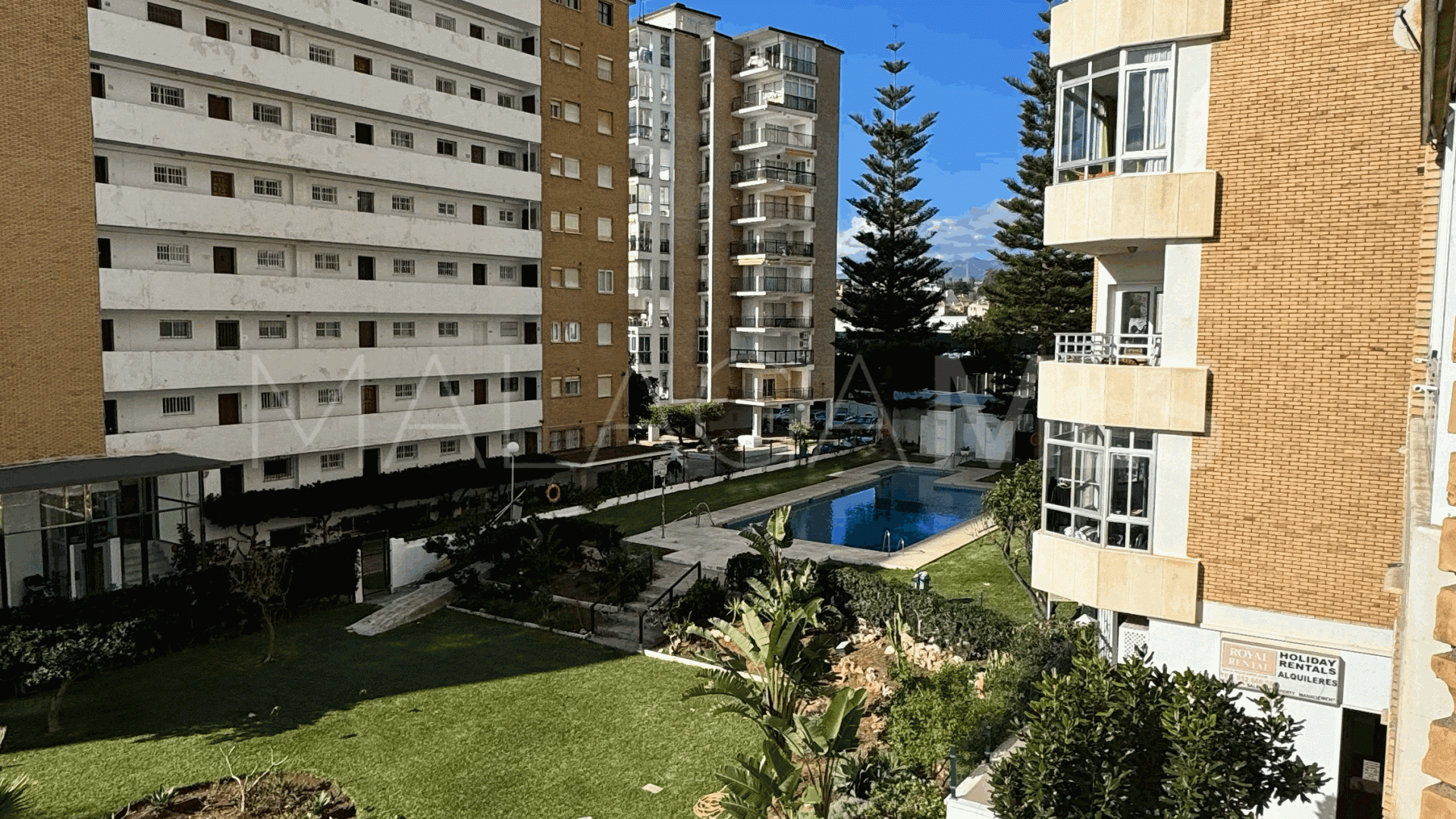 Lägenhet for sale in Fuengirola Puerto