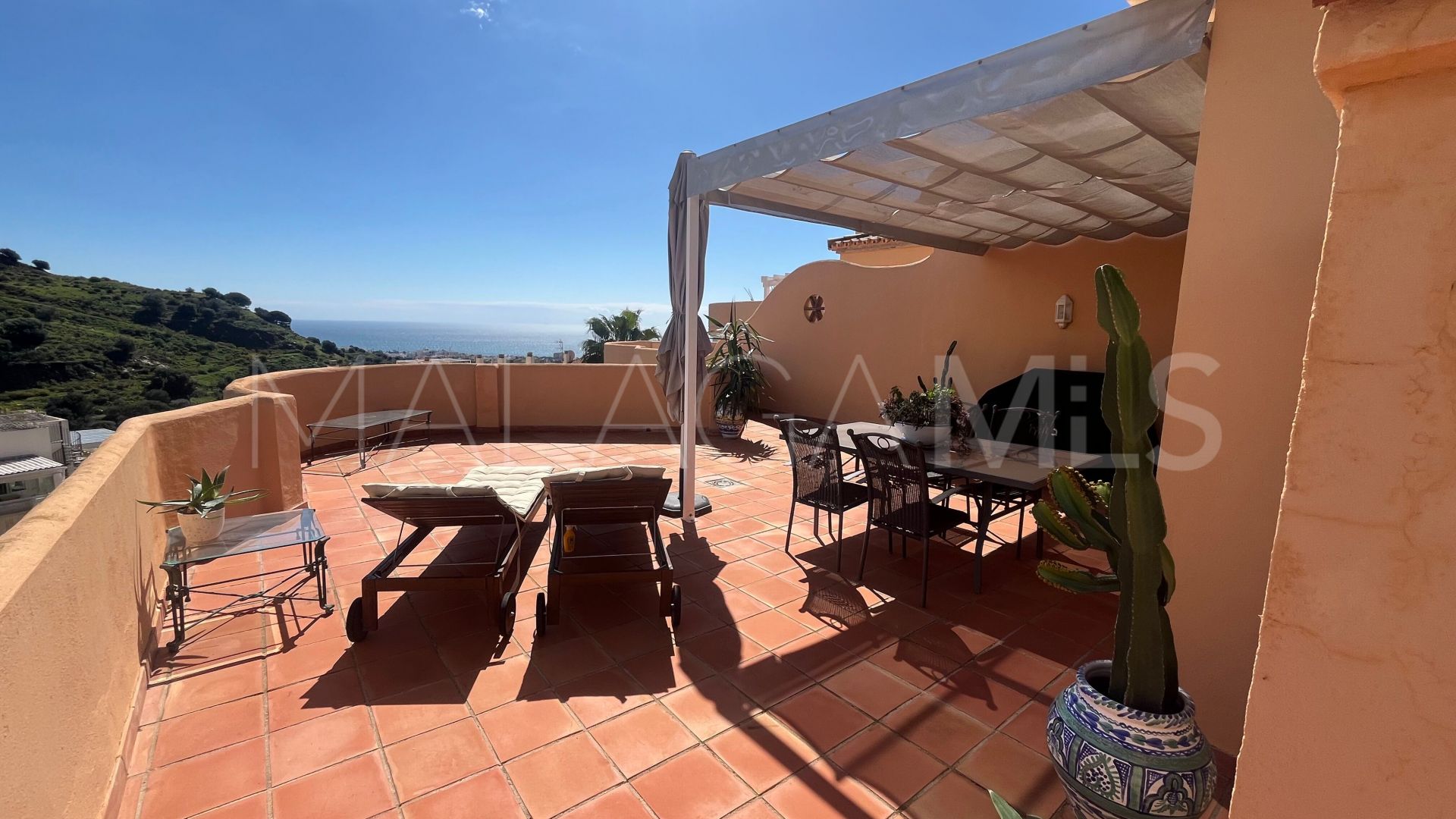 Se vende atico duplex in Calahonda de 3 bedrooms