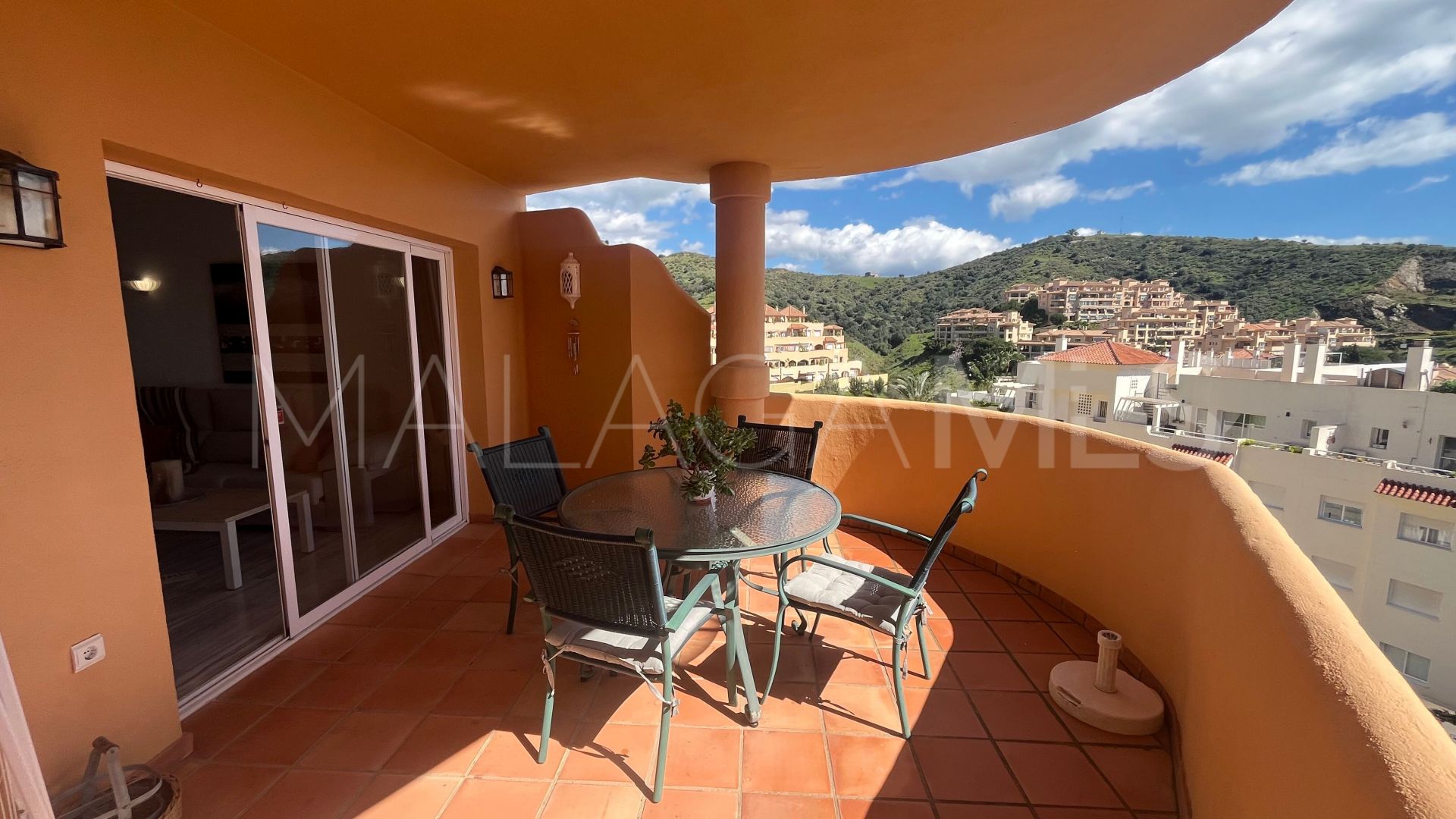 Se vende atico duplex in Calahonda de 3 bedrooms
