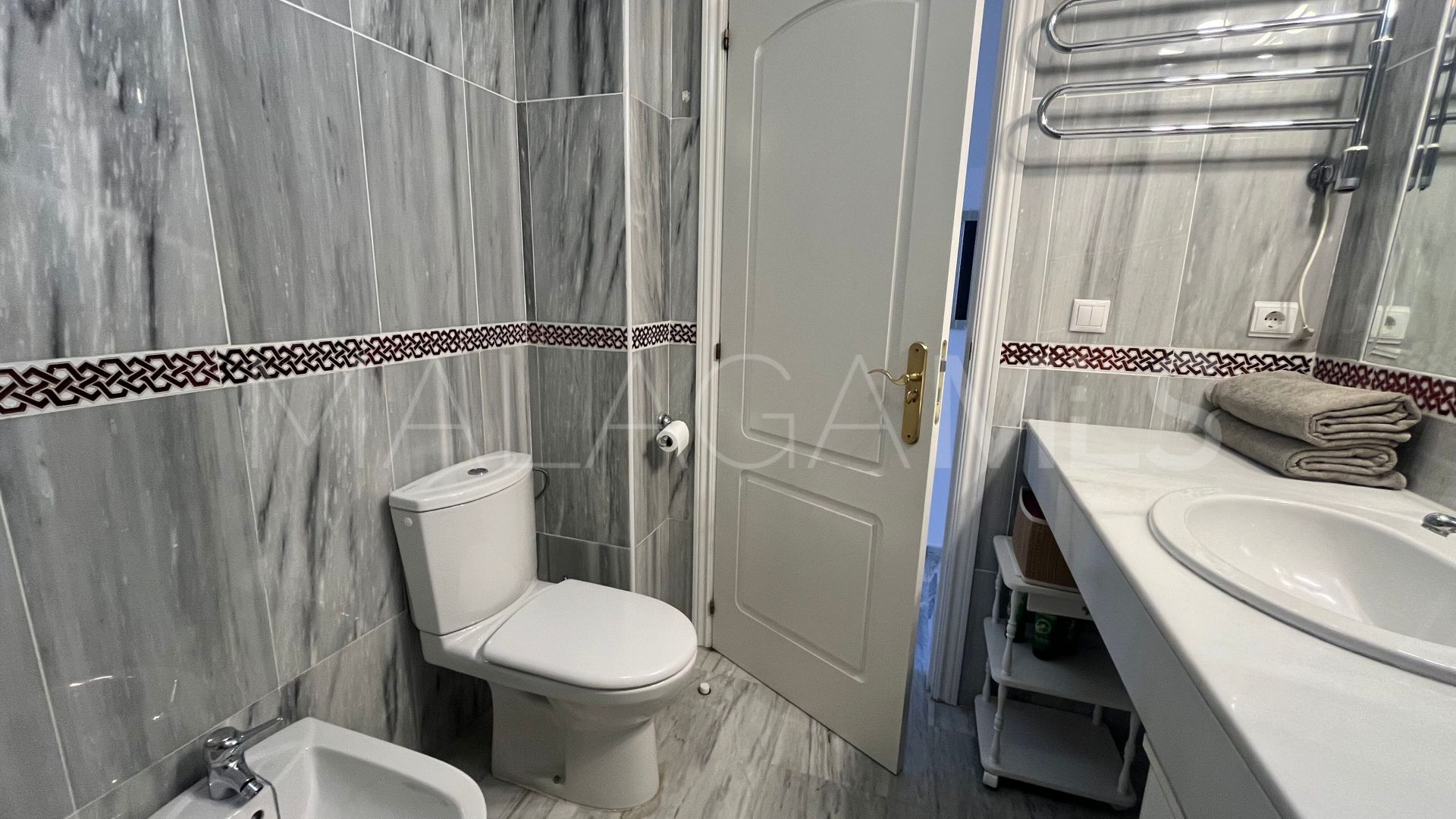 Se vende atico duplex in Calahonda de 3 bedrooms