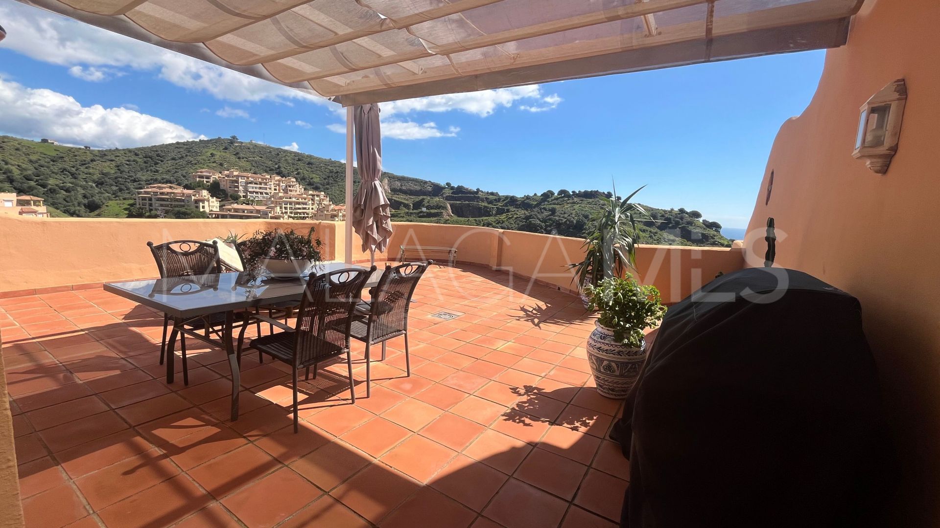 Se vende atico duplex in Calahonda de 3 bedrooms