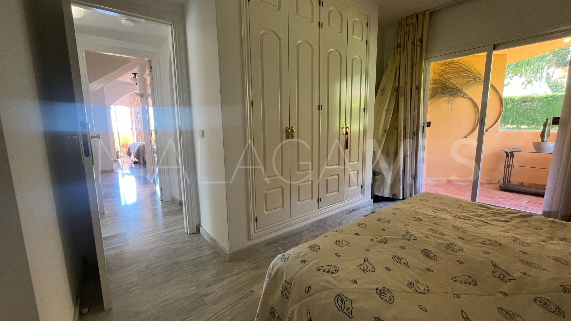 Se vende atico duplex in Calahonda de 3 bedrooms