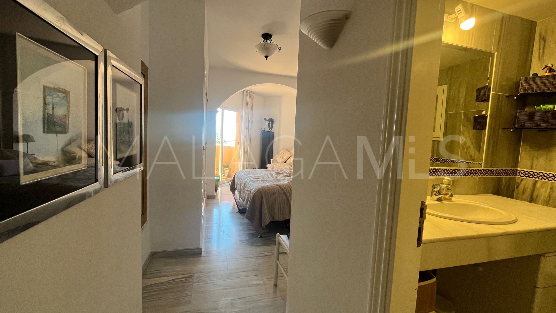 Se vende atico duplex in Calahonda de 3 bedrooms