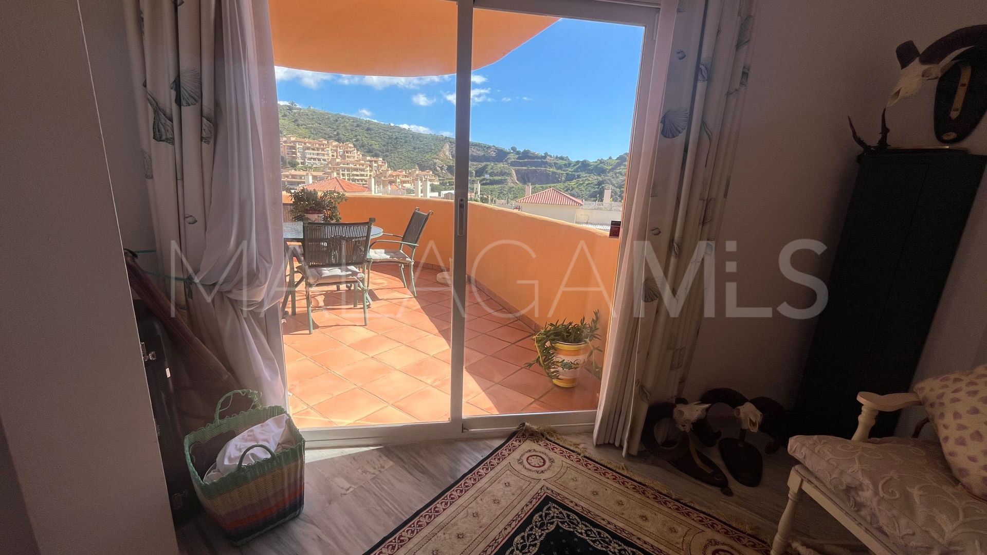 Se vende atico duplex in Calahonda de 3 bedrooms
