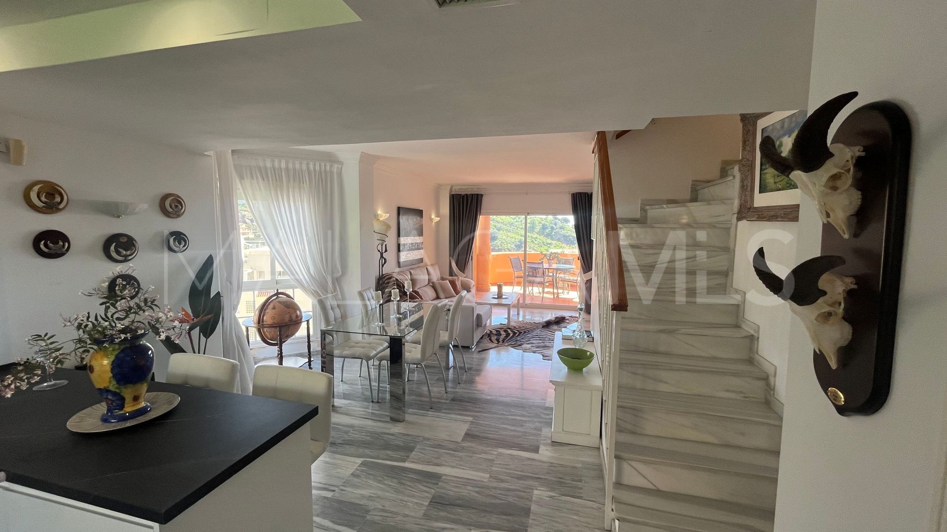 Se vende atico duplex in Calahonda de 3 bedrooms