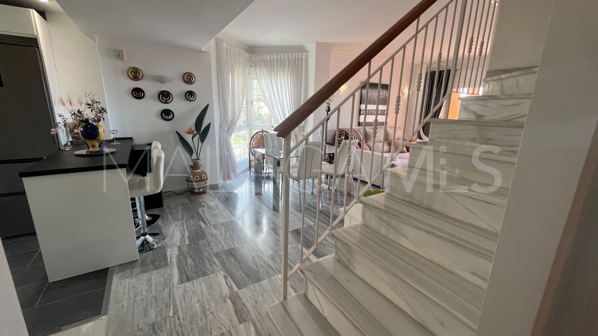 Se vende atico duplex in Calahonda de 3 bedrooms
