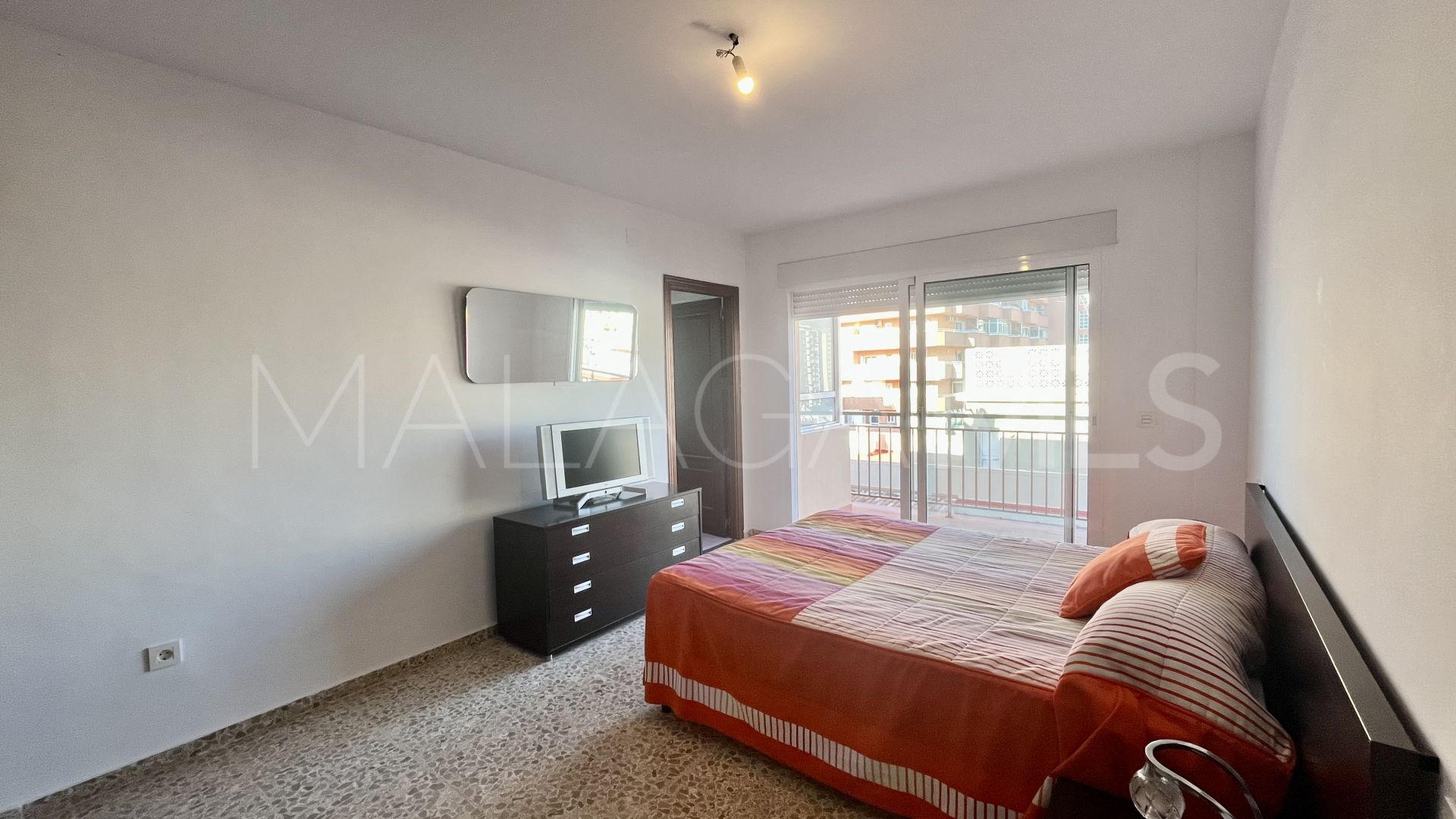 Buy apartamento in Los Boliches with 4 bedrooms