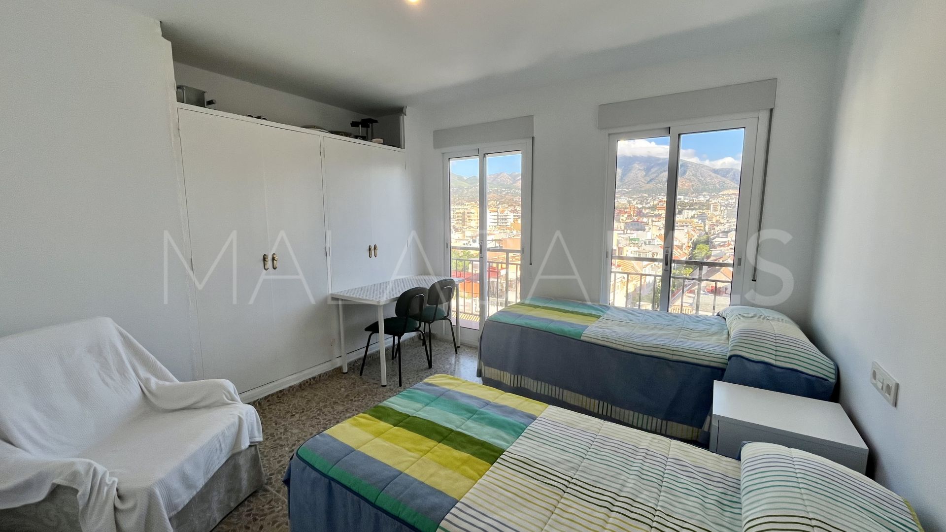 Buy apartamento in Los Boliches with 4 bedrooms