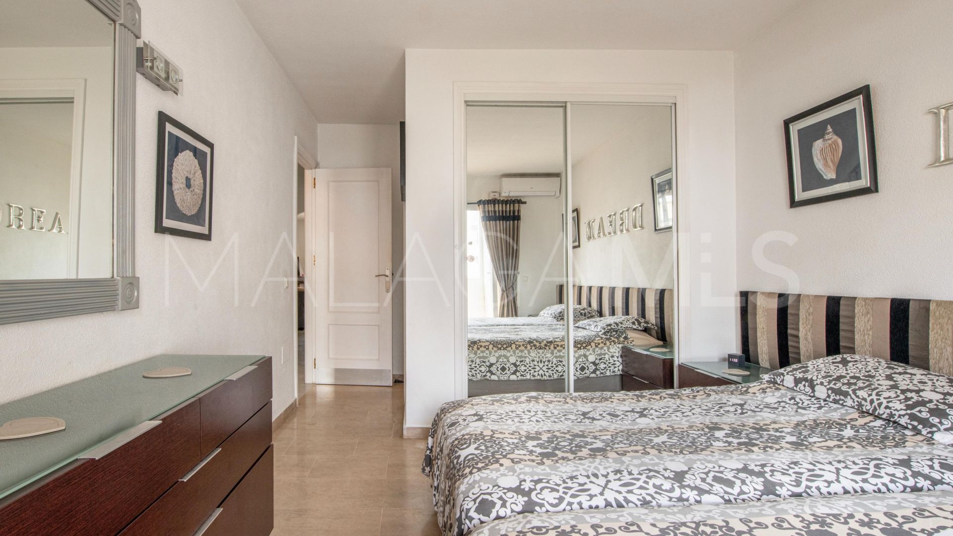 Buy apartamento planta baja in Sitio de Calahonda