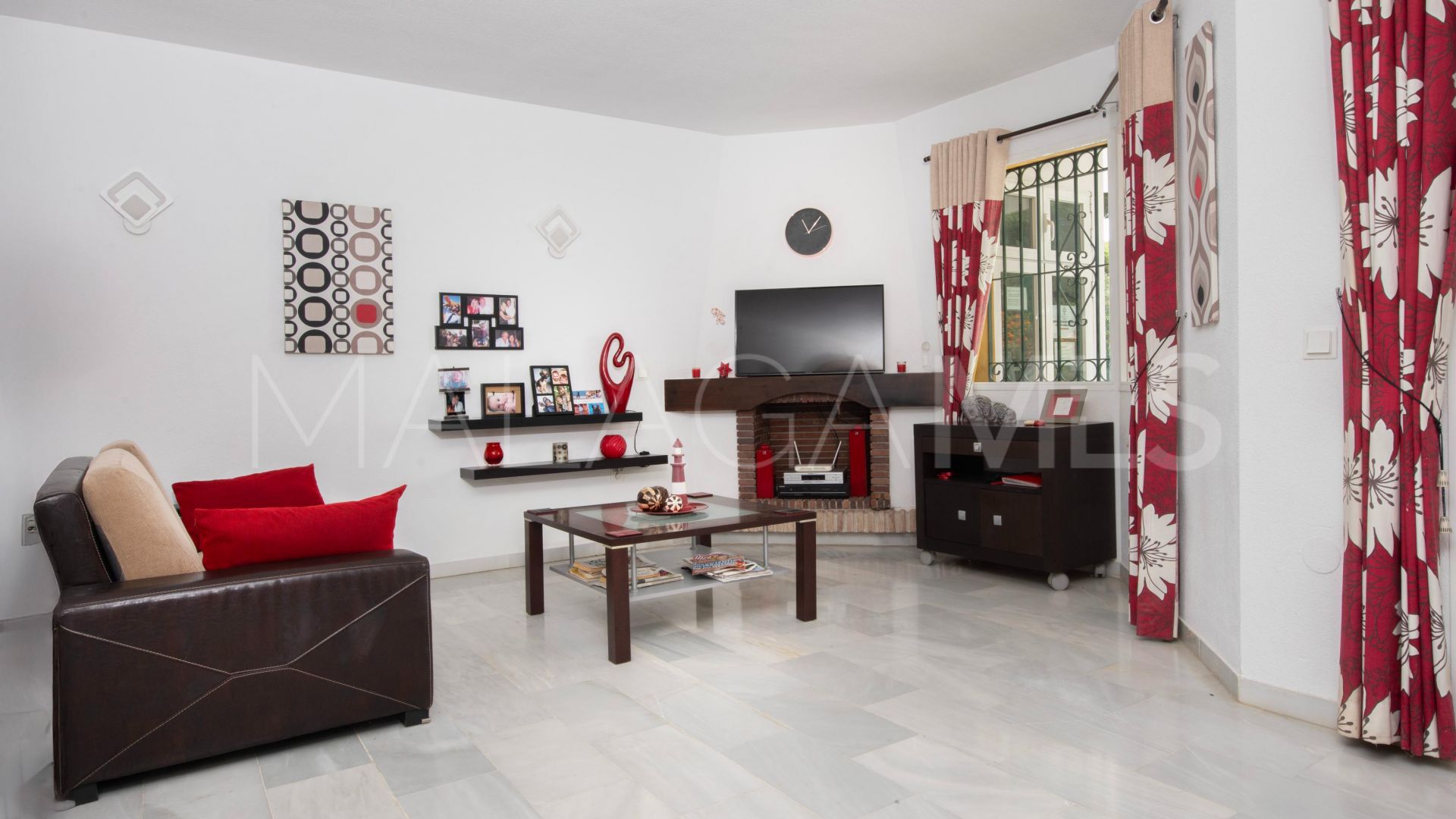 Buy apartamento planta baja in Sitio de Calahonda