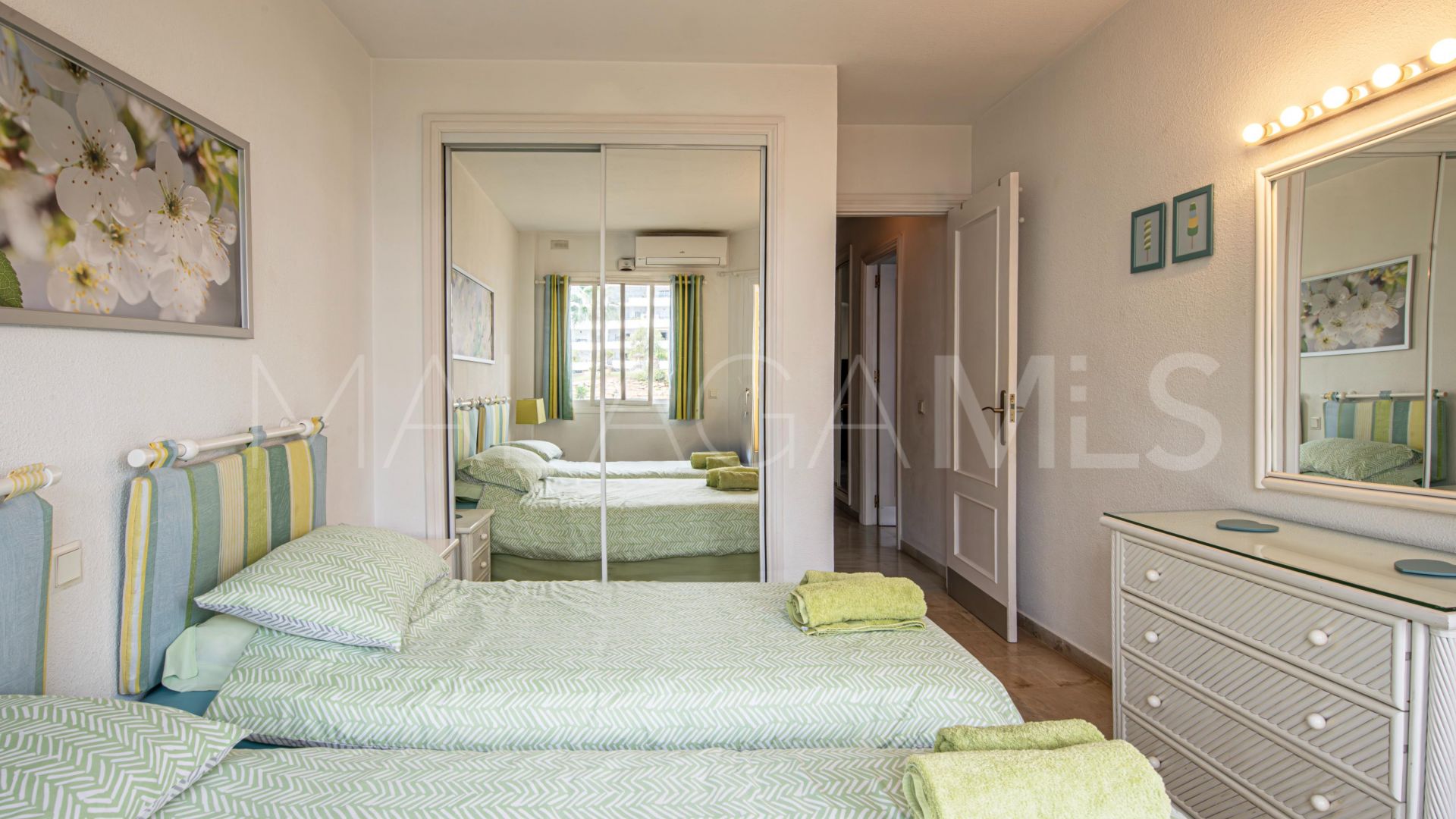 Buy apartamento planta baja in Sitio de Calahonda