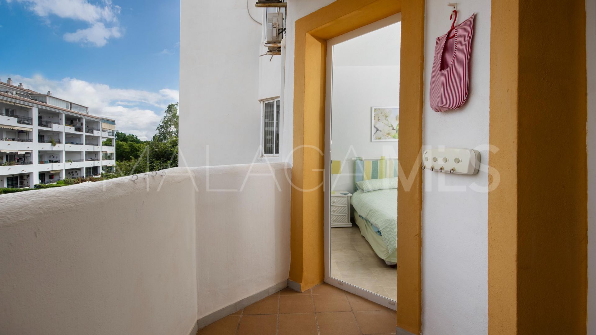 Buy apartamento planta baja in Sitio de Calahonda