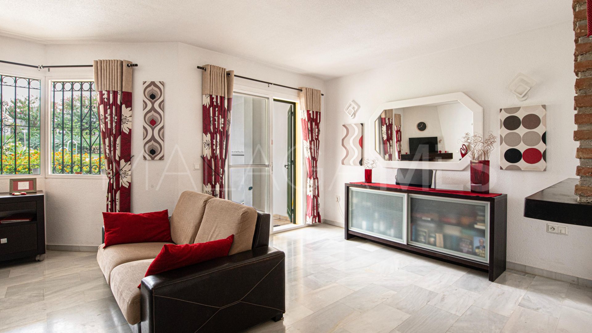 Buy apartamento planta baja in Sitio de Calahonda