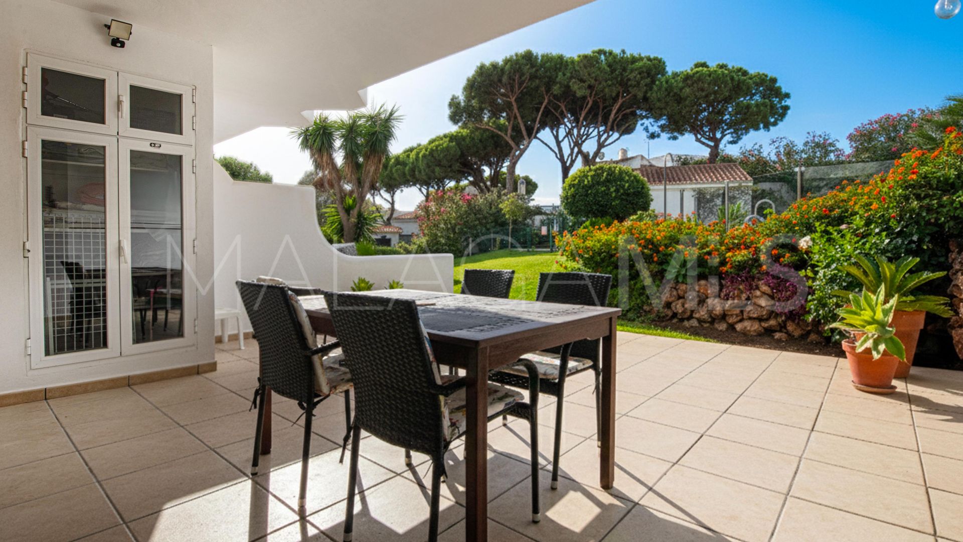 Buy apartamento planta baja in Sitio de Calahonda