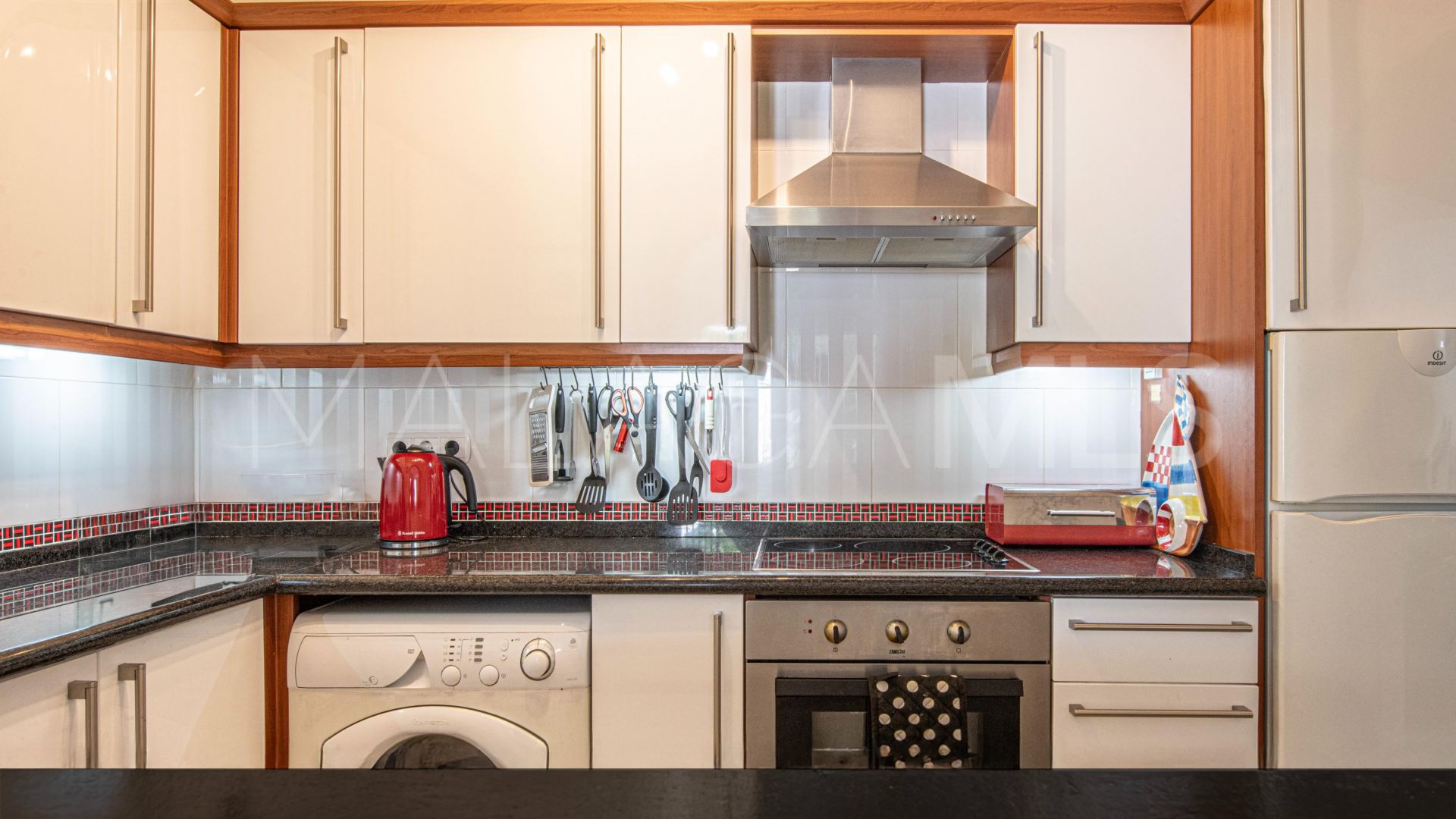 Buy apartamento planta baja in Sitio de Calahonda