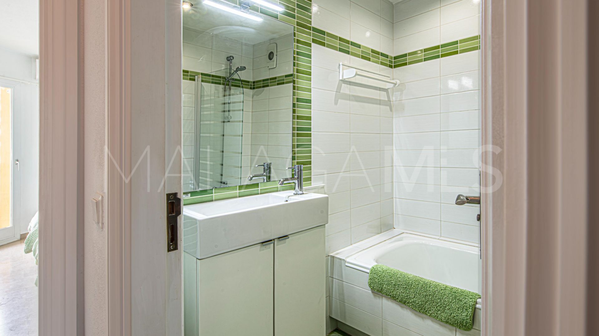 Buy apartamento planta baja in Sitio de Calahonda