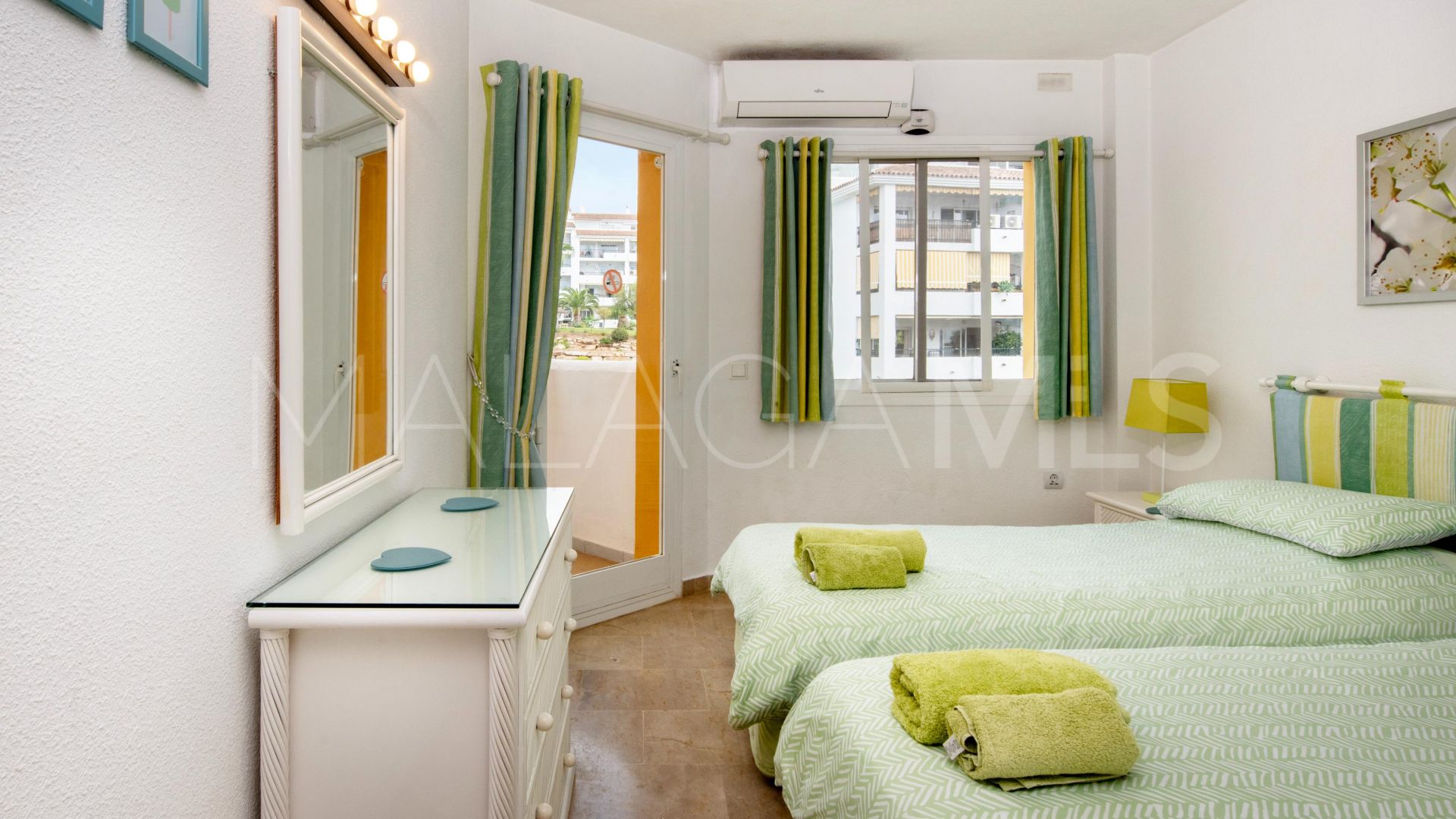 Buy apartamento planta baja in Sitio de Calahonda