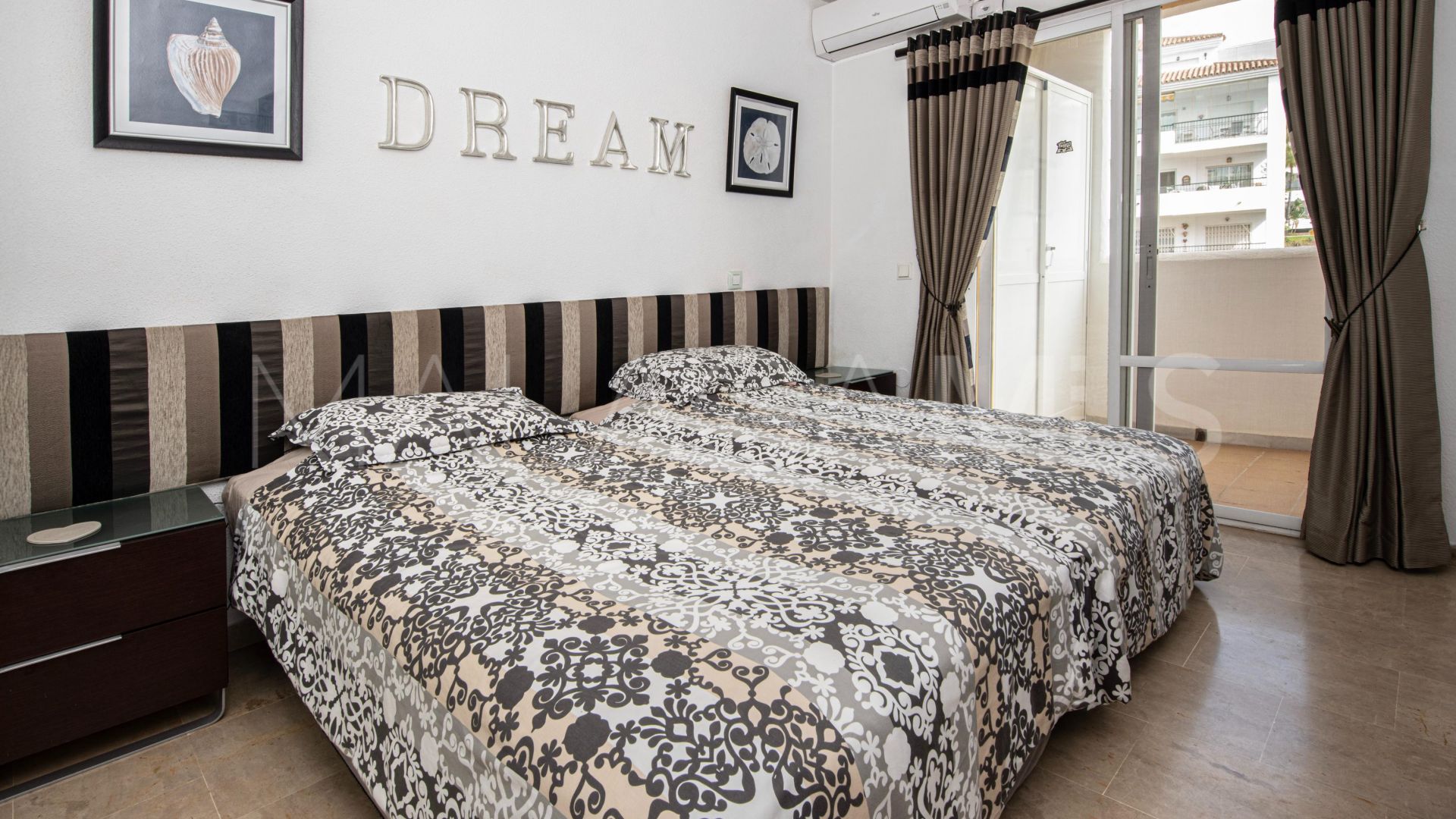 Buy apartamento planta baja in Sitio de Calahonda