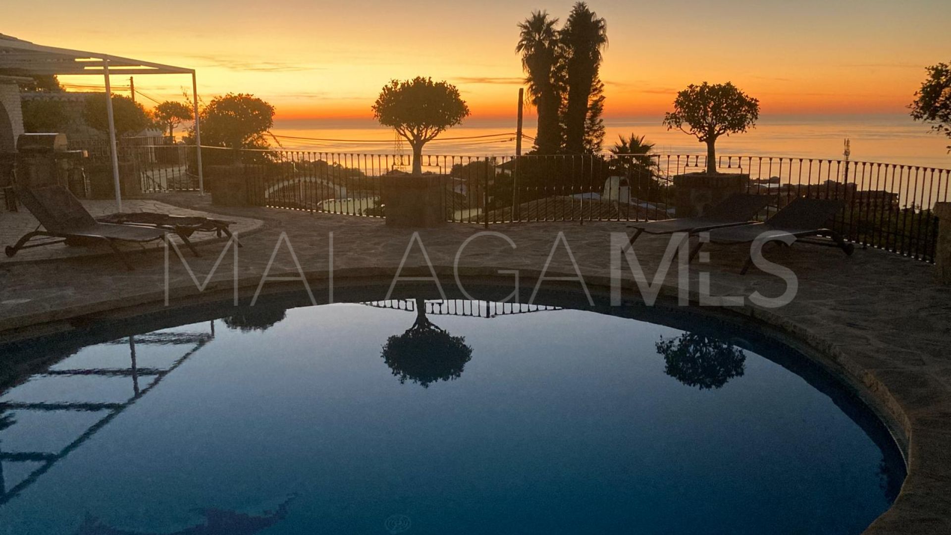 Hus i byn for sale in La Capellania