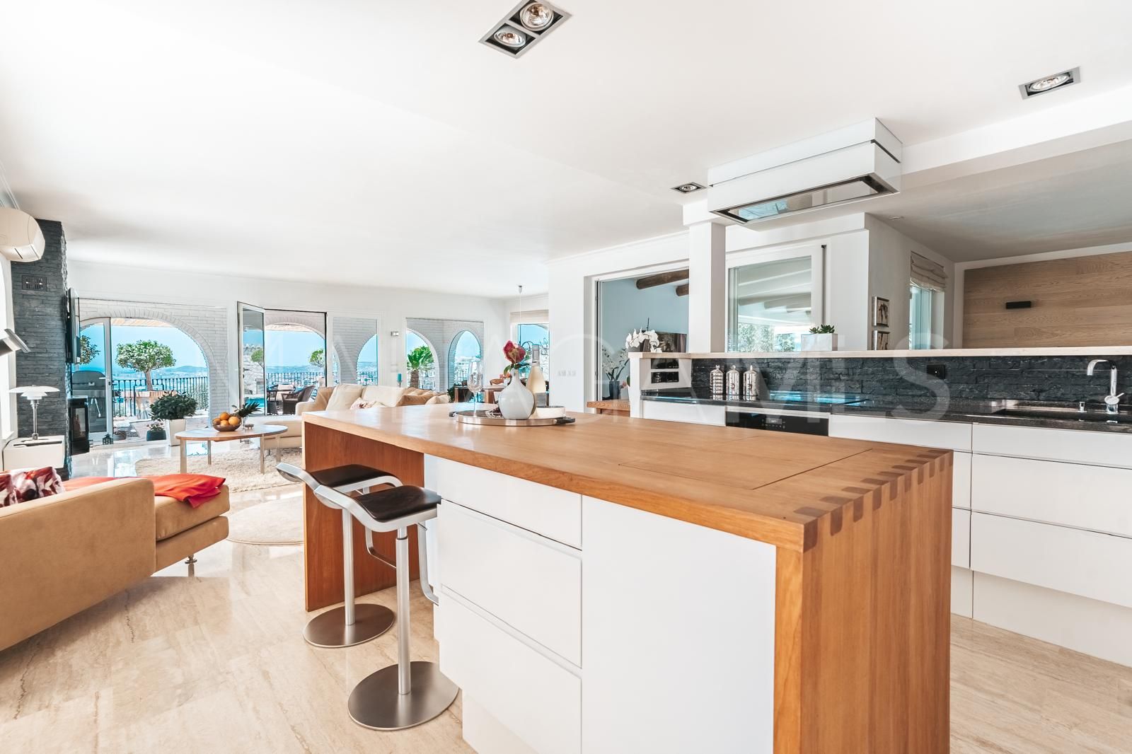 Hus i byn for sale in La Capellania