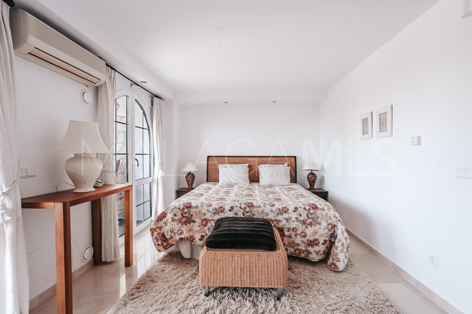 Hus i byn for sale in La Capellania