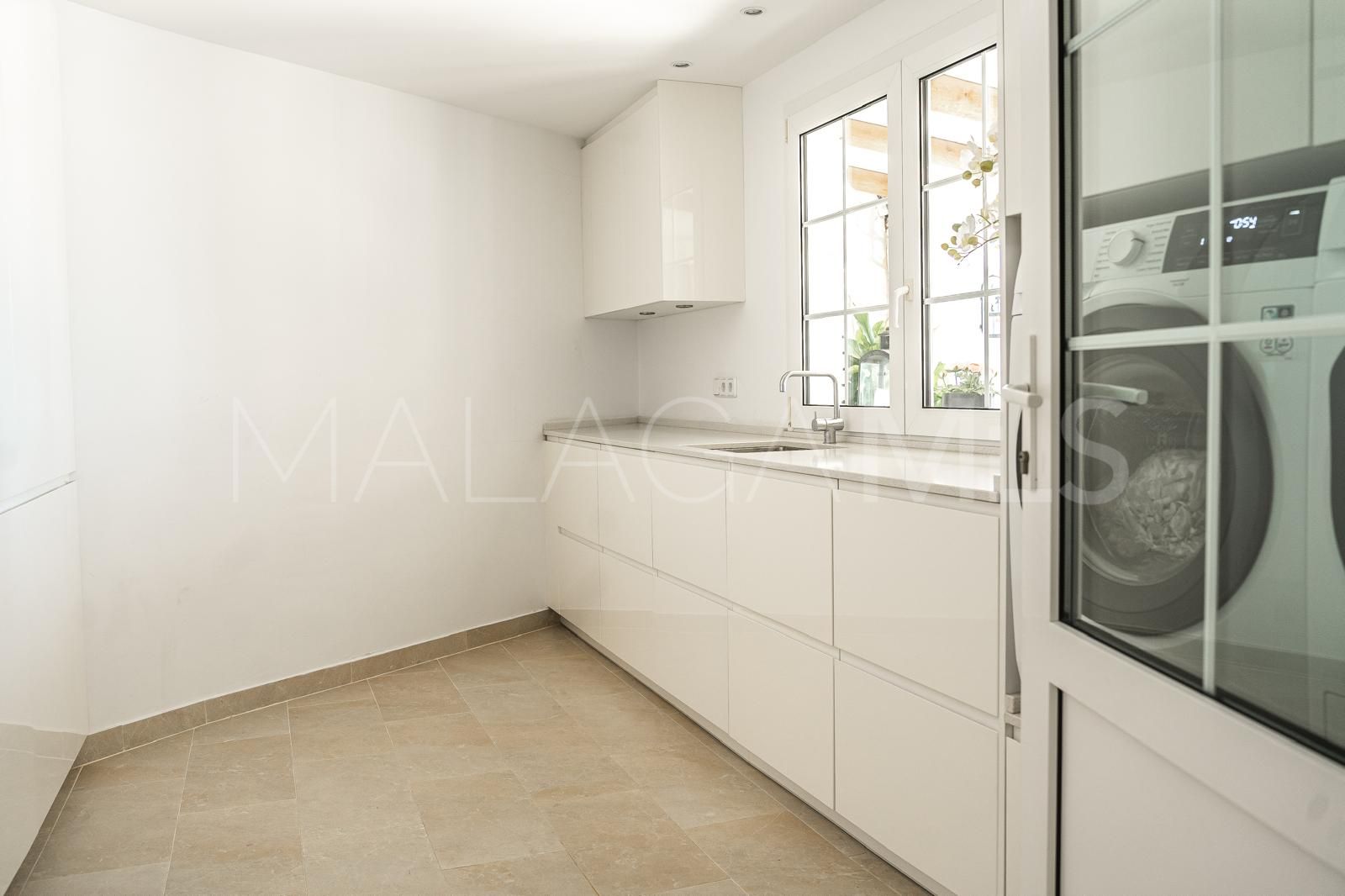 Hus i byn for sale in La Capellania