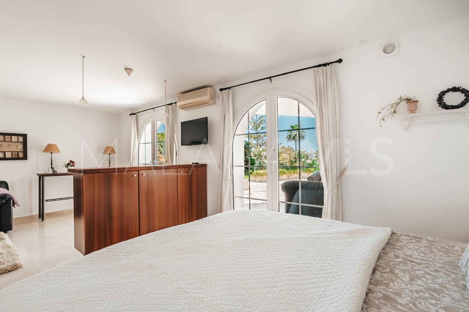 Hus i byn for sale in La Capellania