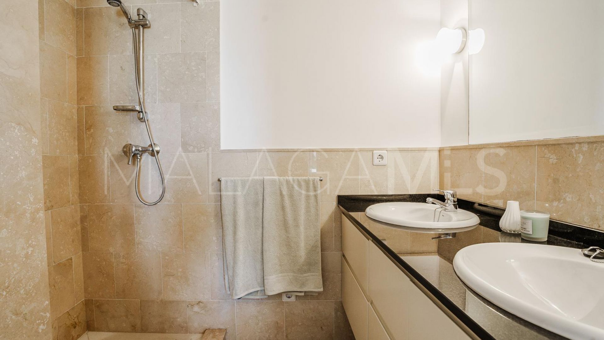 Hus i byn for sale in La Capellania