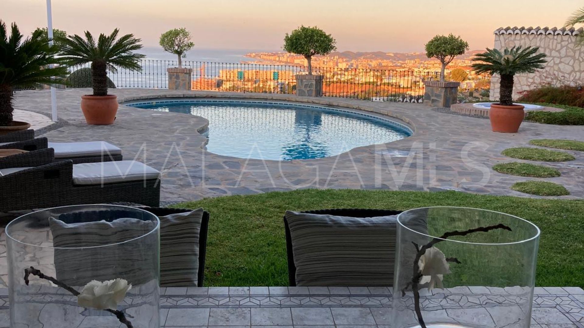 Hus i byn for sale in La Capellania