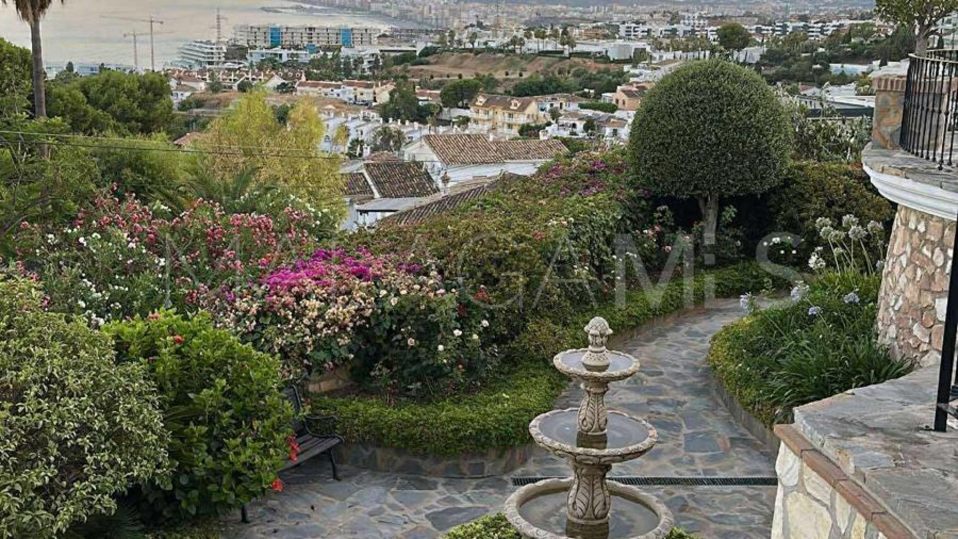 Hus i byn for sale in La Capellania