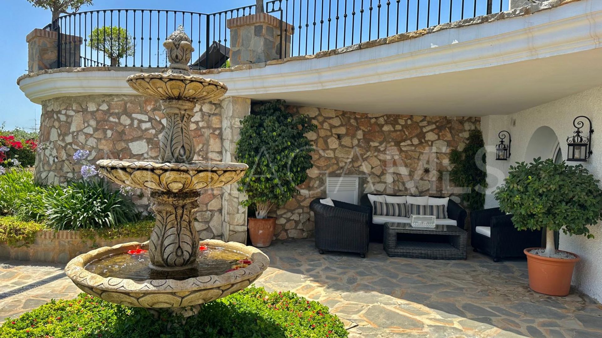 Hus i byn for sale in La Capellania