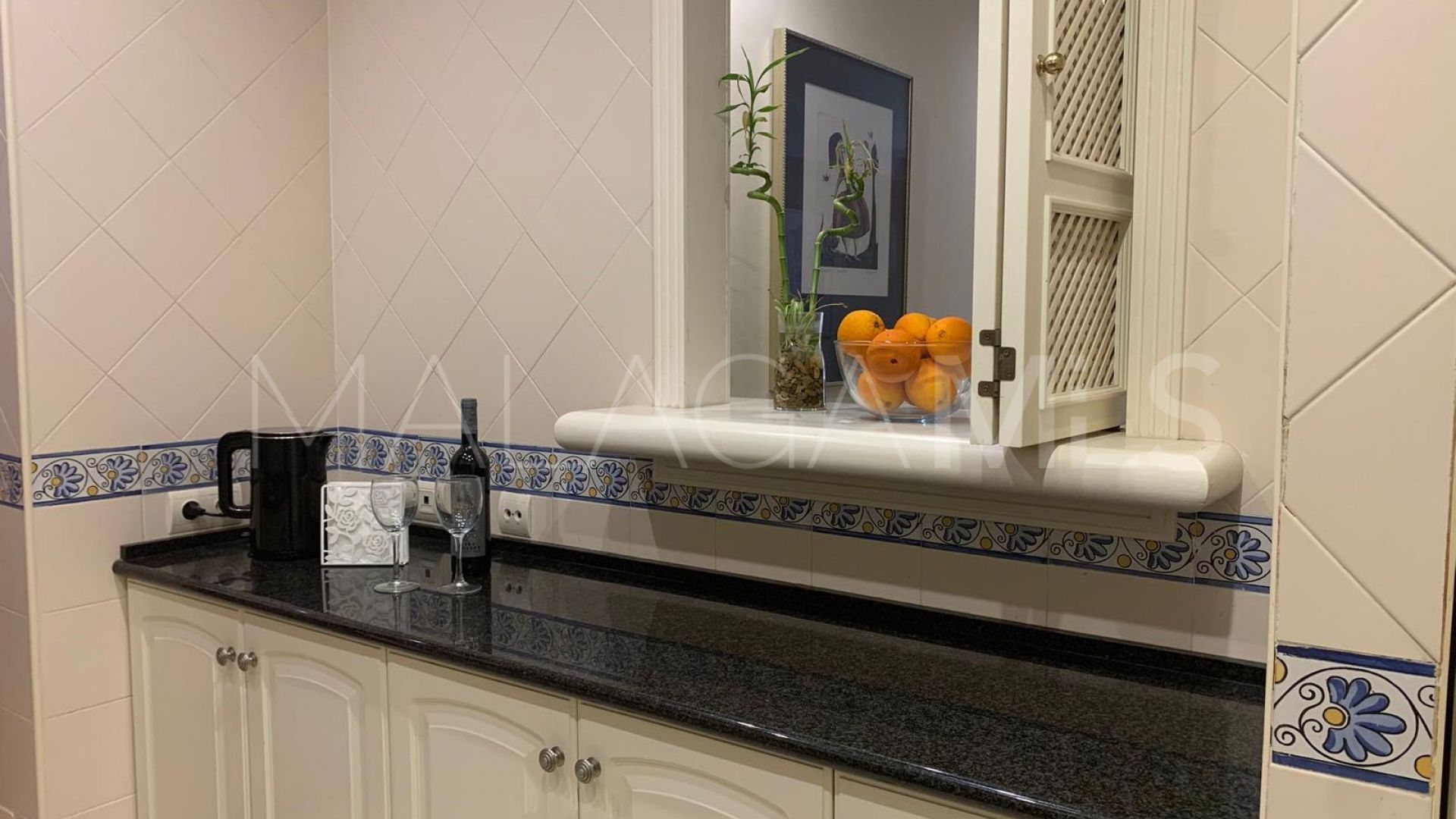 Apartamento planta baja with 4 bedrooms for sale in Elviria