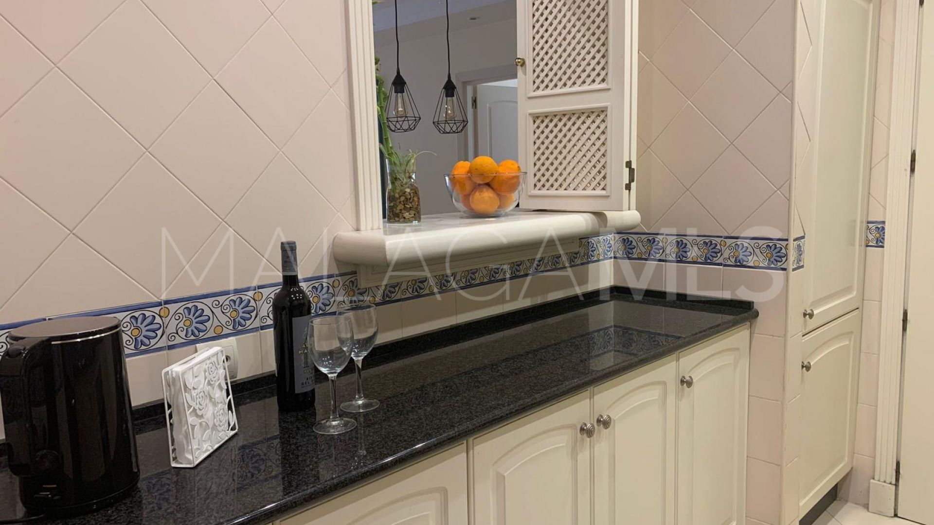 Apartamento planta baja with 4 bedrooms for sale in Elviria