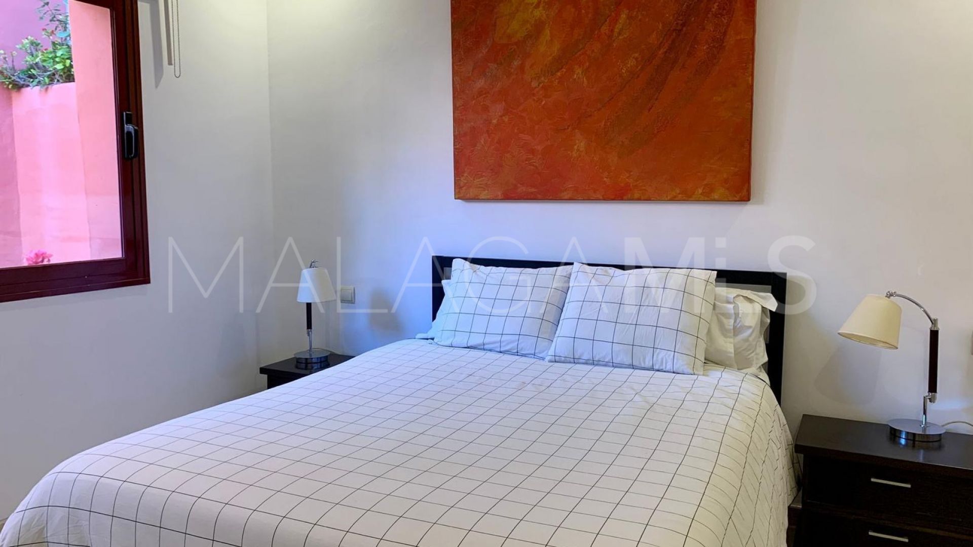 Apartamento planta baja with 4 bedrooms for sale in Elviria