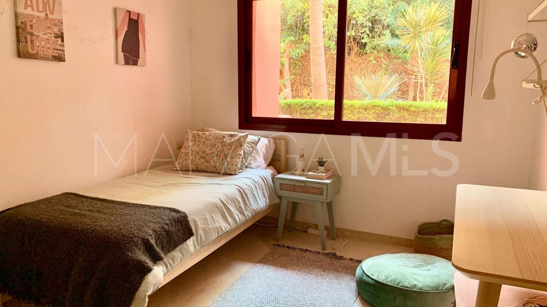 Apartamento planta baja with 4 bedrooms for sale in Elviria