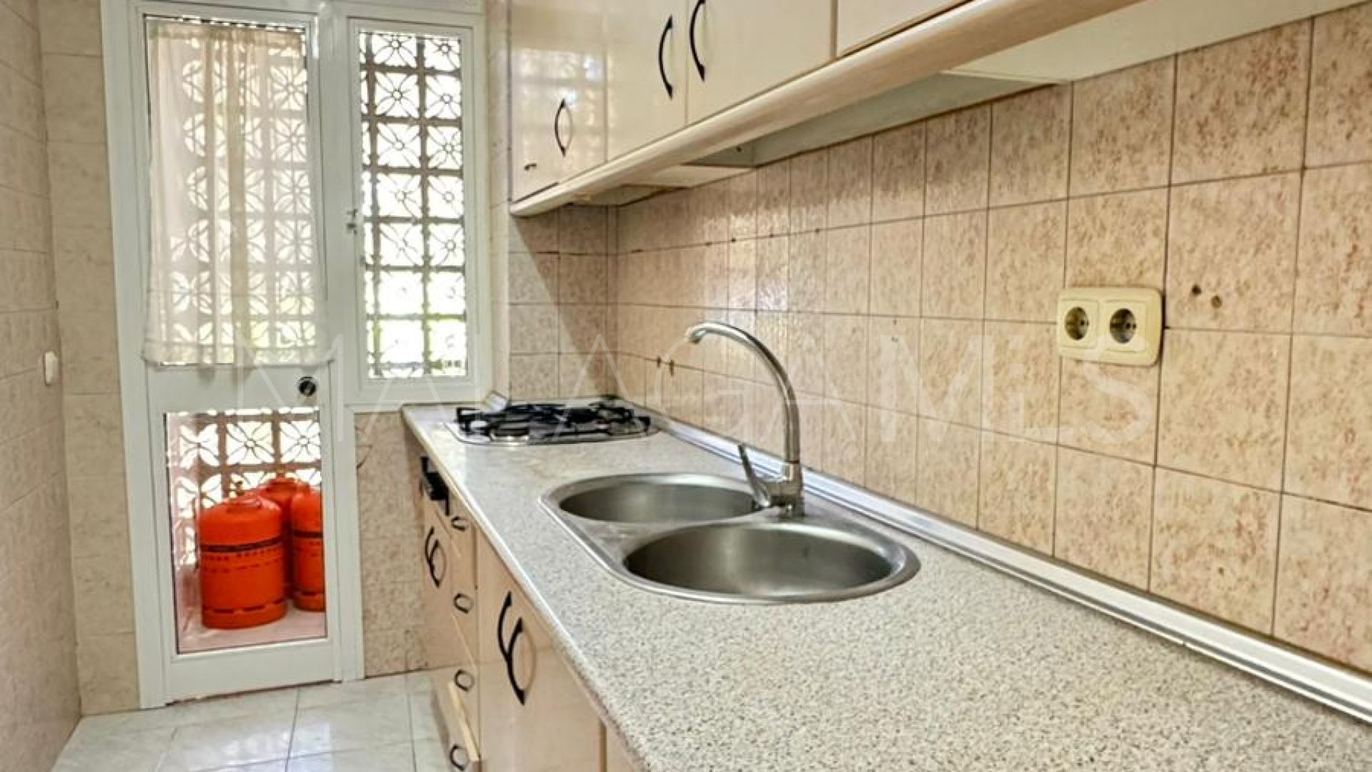 For sale 2 bedrooms ground floor apartment in Marbella City