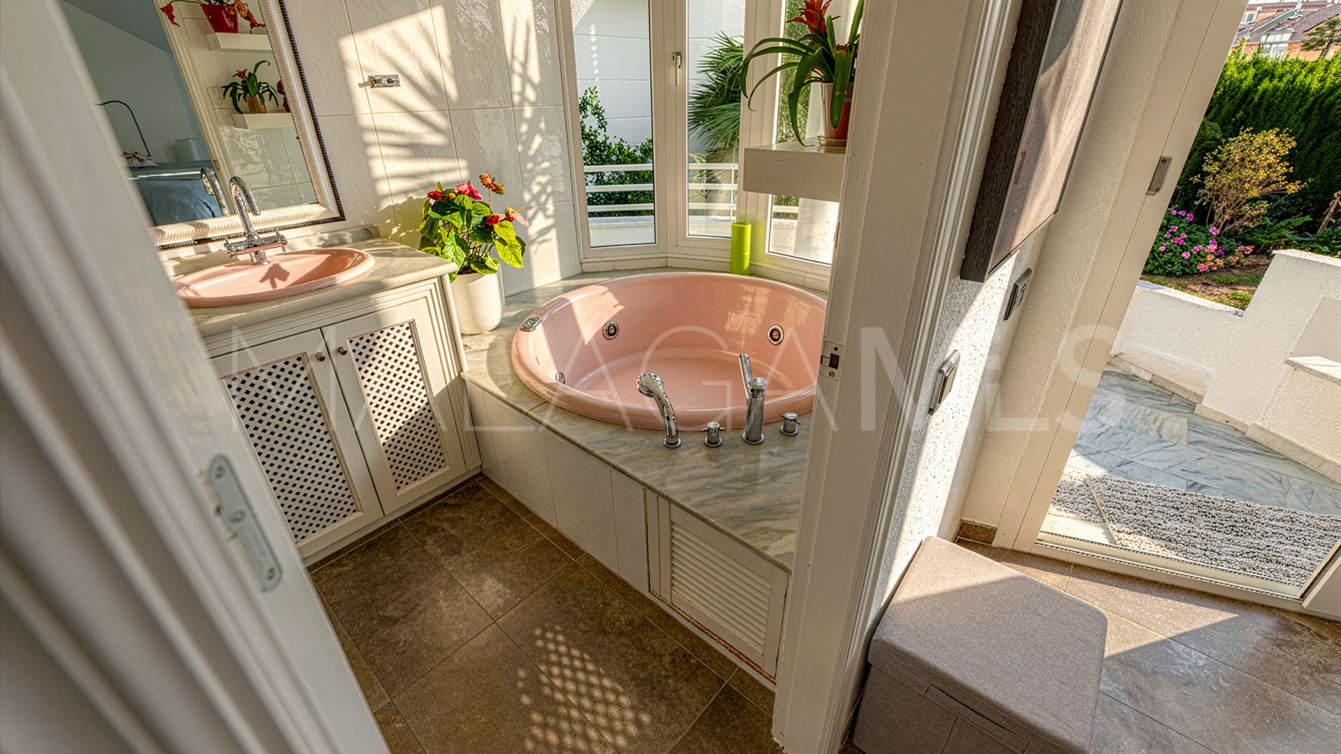 Doppelhaushälfte for sale in Sitio de Calahonda