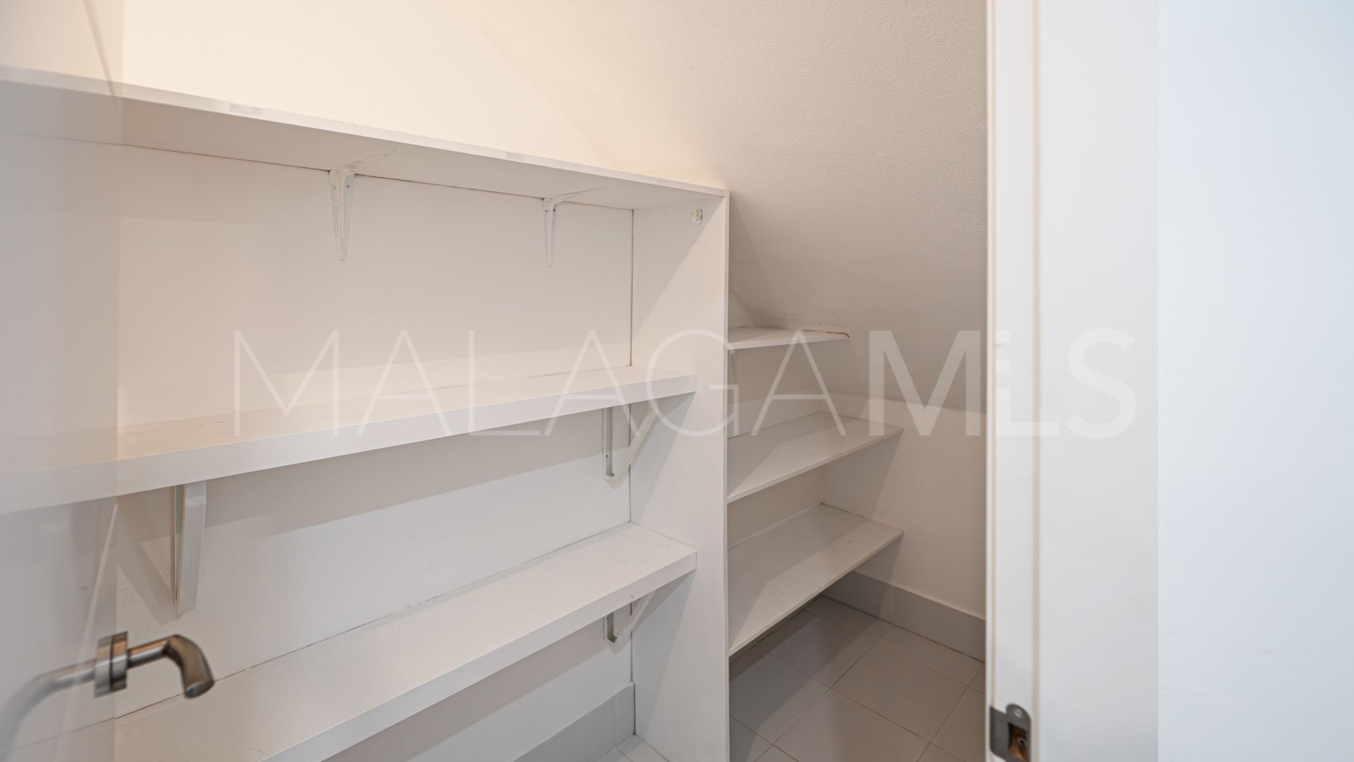 Doppelhaushälfte for sale in Sitio de Calahonda