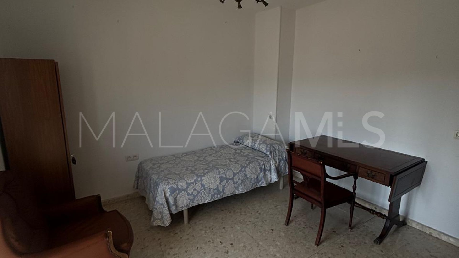 Buy 4 bedrooms apartment in El Palo