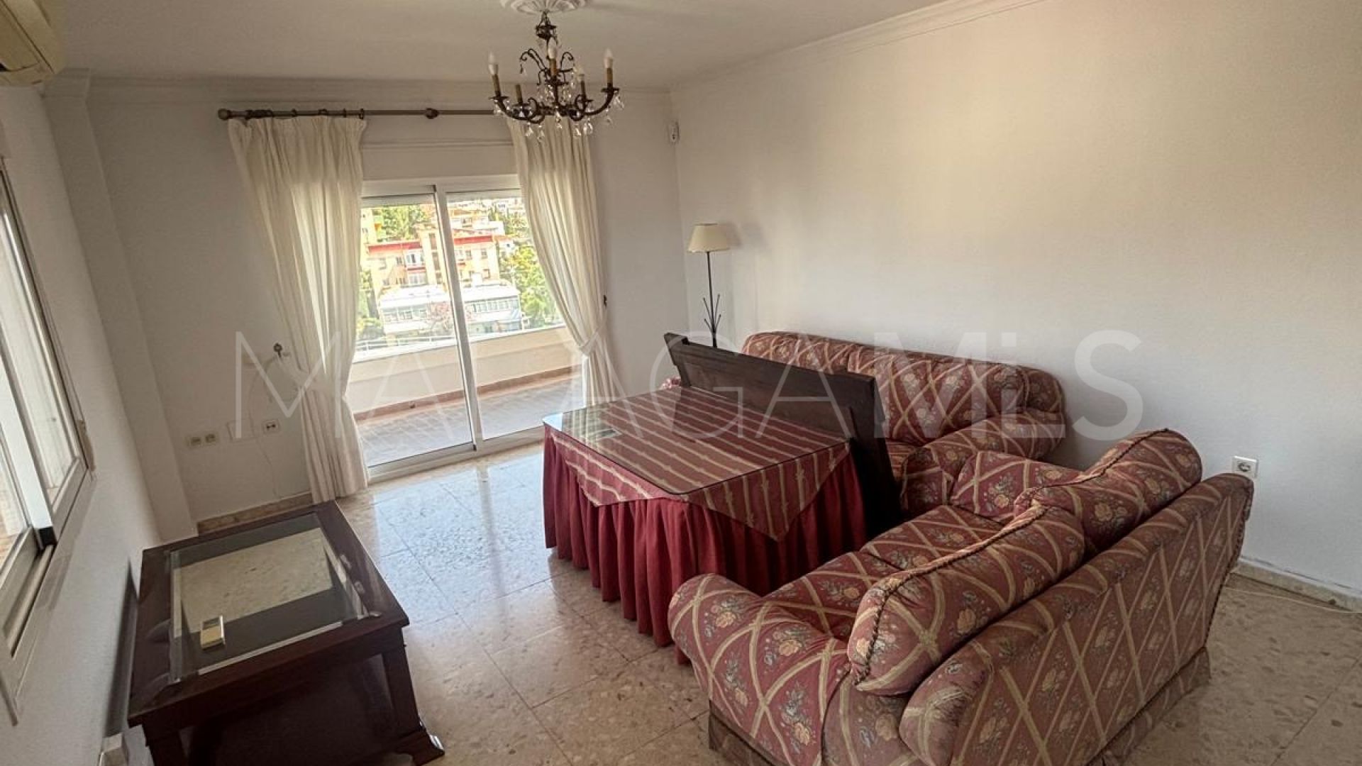 Buy 4 bedrooms apartment in El Palo