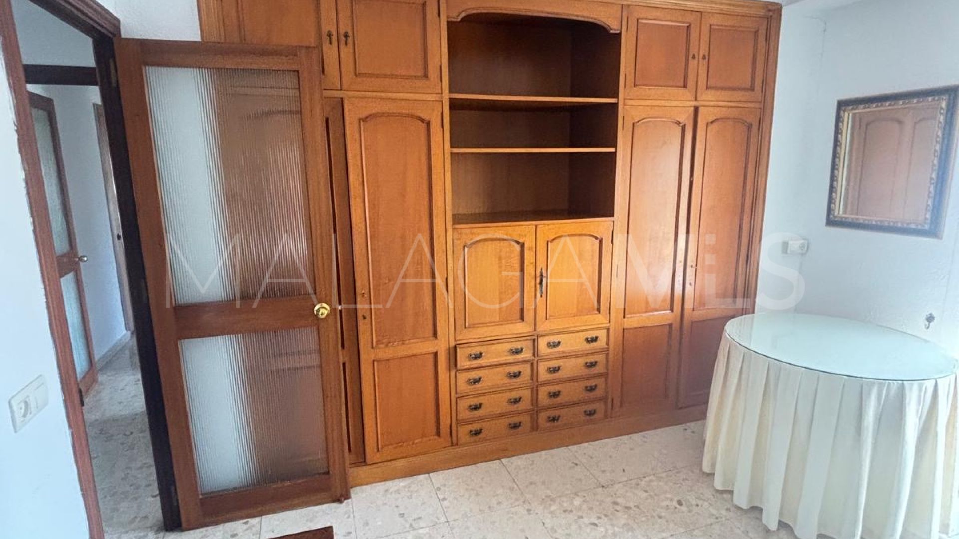 Buy 4 bedrooms apartment in El Palo