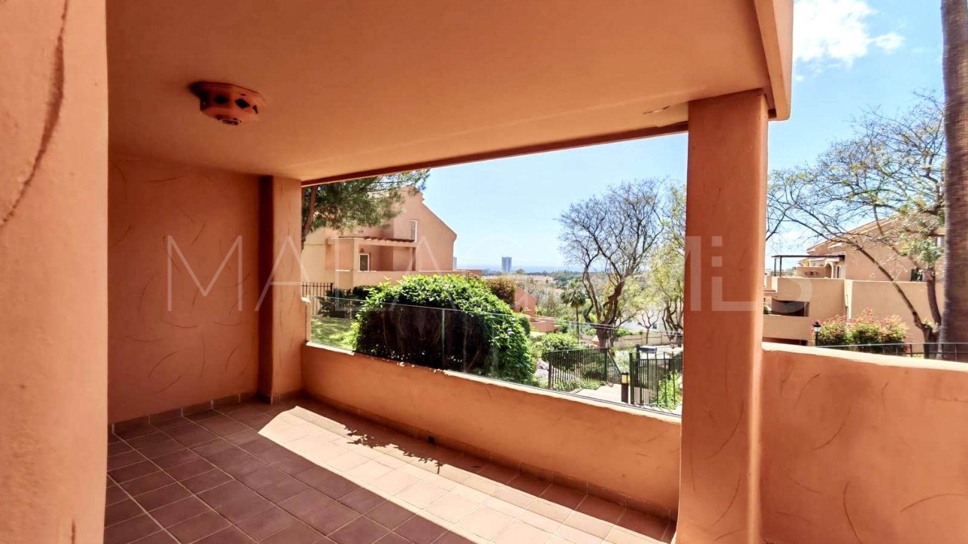 Erdgeschosswohnung for sale in Elviria